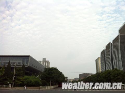 北京今晨南部地區(qū)有陣雨