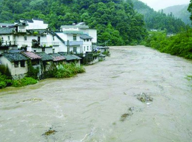 皖南暴雨成災(zāi) 水庫(kù)超汛限水位