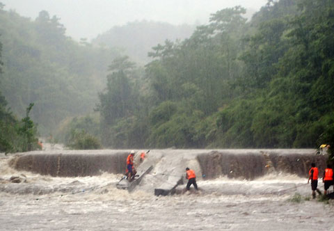 “蘇力”殘余勢(shì)力“入侵”江西 多地暴雨成災(zāi)