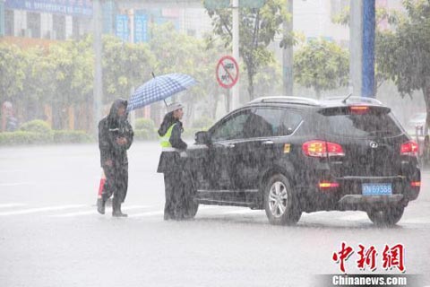 云南海南成南方降雨中心 中東部晴熱依舊