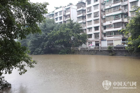 川渝等有暴雨 南方暑熱北方早晚涼