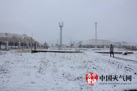 氣溫跌破冰點 甘肅肅南迎來首場降雪（組圖）