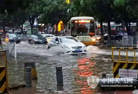 江南華南強(qiáng)降雨持續(xù) 京冀周末不足20℃