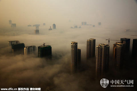 江蘇山東等地有大霧 “巨爵”攜大風(fēng)襲東南沿海 